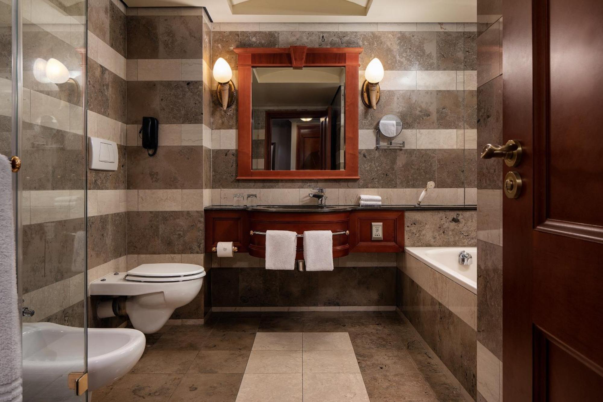 Sheraton Pretoria Hotel Extérieur photo Bathroom