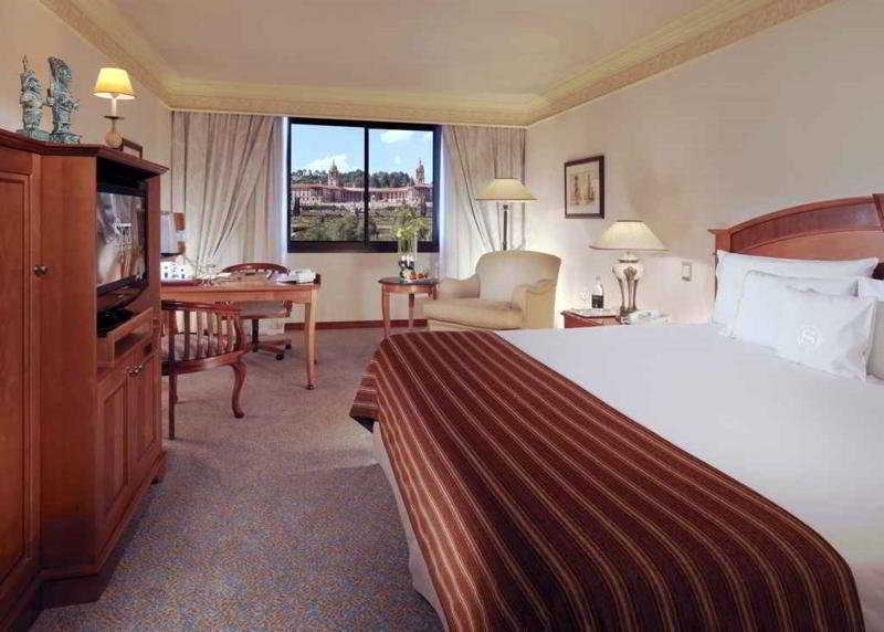 Sheraton Pretoria Hotel Extérieur photo A typical room at the hotel